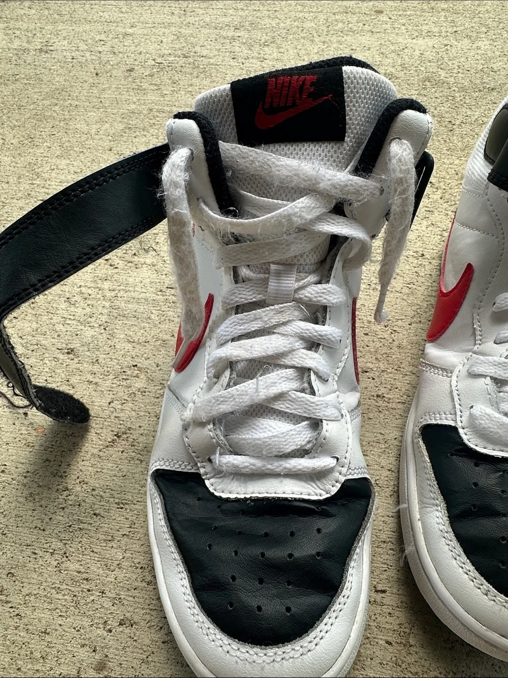 Nike court borough mid size 5.5 boys shoes.